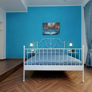Domus Ponte Milvio 2*, Roma Italia